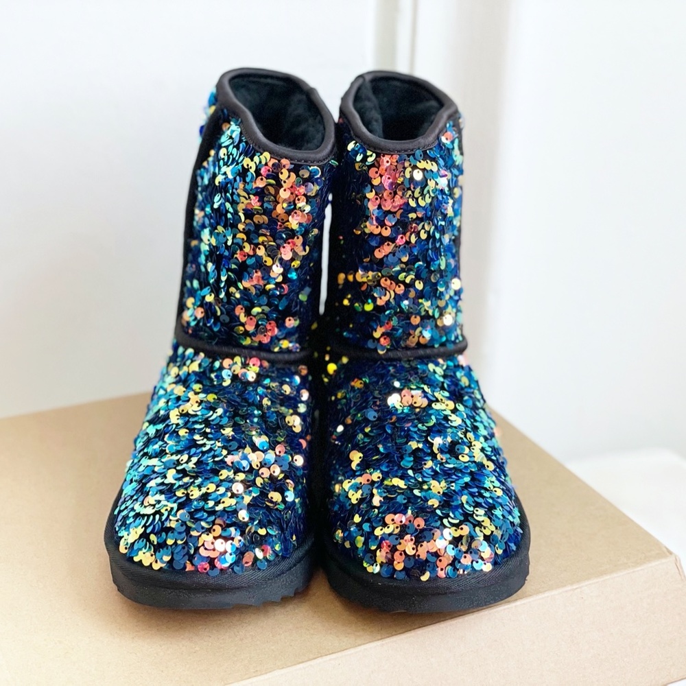 SOLD UGG Classic II Stellar Sequin Boot Youth 6 - Picture 4 of 8